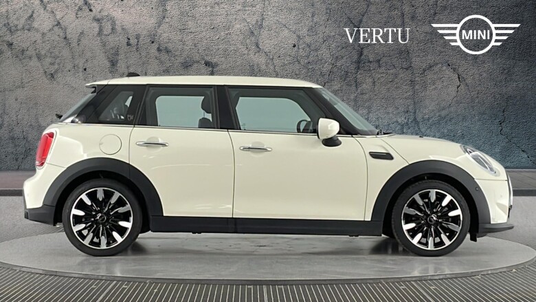 MINI Hatchback 1.5 Cooper Exclusive 5dr Auto Petrol Hatchback